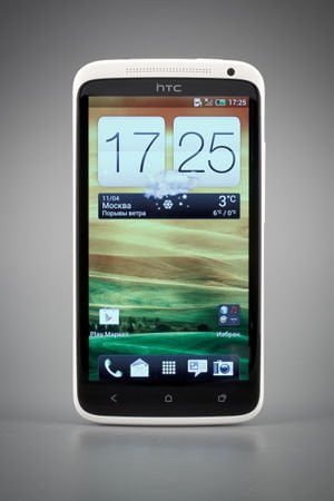 Передняя сторона смартфона HTC One X Передняя сторона смартфона HTC One X