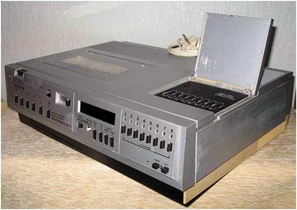 первый советский видеомагнитофон