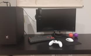 “My First Gaming PC.” 15-Year-Old Boy Shows Off His “Machine” and Captures the Hearts of the Reddit Community