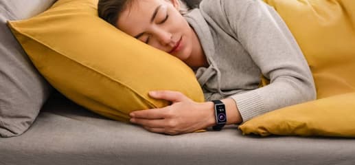 SpO2, AMOLED — недорого: умный браслет Huawei Band 6 с огромным экраном прибыл в Россию