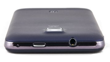 Обзор ZTE V880G. Верхний торец коммуникатора