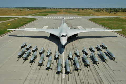 Ту-160 с полным боекомплектом