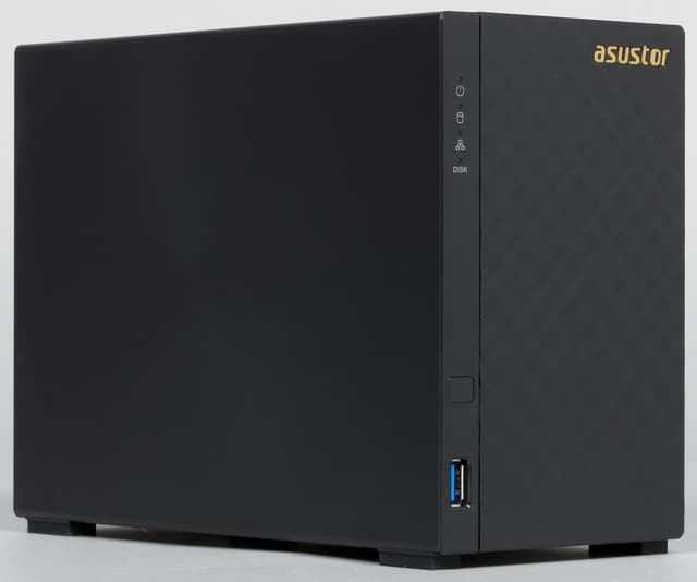 Внешний вид накопителя Asustor AS3202T Внешний вид накопителя Asustor AS3202T