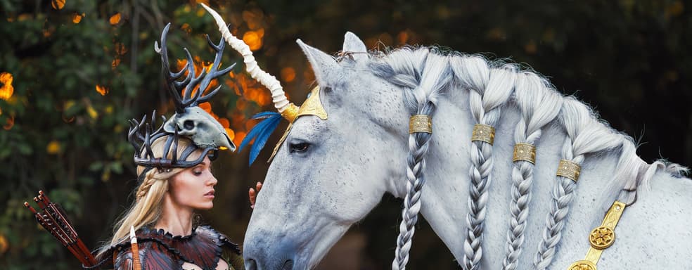 Astrologers announced the week of unicorns: a fan showed a cosplay of an elf from Heroes of Might and Magic 5