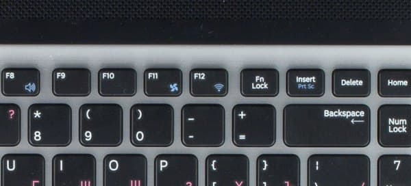 Ноутбук Samsung NP-305V5A-S0A