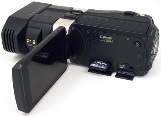 3D-видеокамера JVC GS-TD1