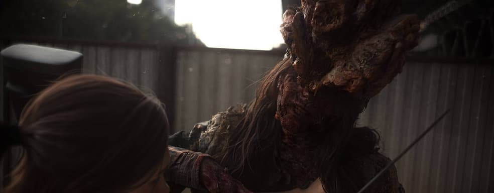 Слепая ярость: косплеерши превратились в Элли и Щелкуна из The Last of Us Part 2