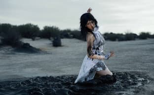 Resin Girl: Cosplayer Embodies Tomorrow from Death Stranding 2: On the Beach