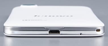 Нижний торец Обзор Lenovo S720. Нижний торец