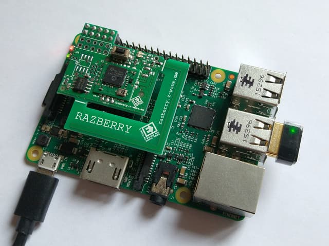 Внешний вид контроллера Z-Wave.Me RaZberry 2 Внешний вид контроллера Z-Wave.Me RaZberry 2