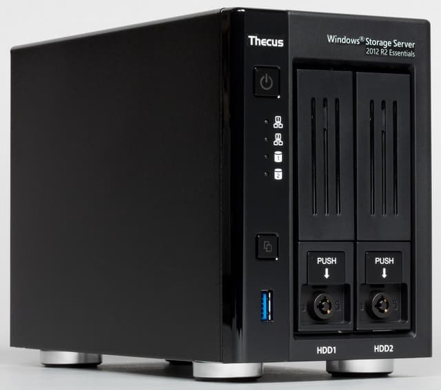 Внешний вид сетевого накопителя Thecus W2810Pro Внешний вид сетевого накопителя Thecus W2810Pro