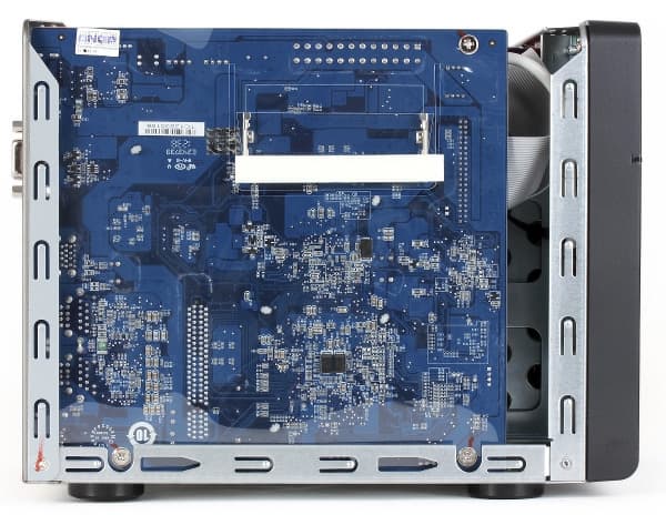 Конструкция QNAP TS-569L