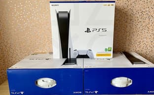 PS5 из последней партии в этом году магазина DNS разобрали за минуты и уже перепродают с наценкой 20-30 тысяч рублей