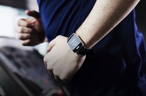 Фитнес-трекер Asus VivoWatch Фитнес-трекер Asus VivoWatch