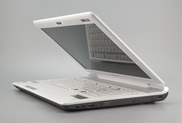 Ноутбук Toshiba Qosmio F750 с 3D-экраном