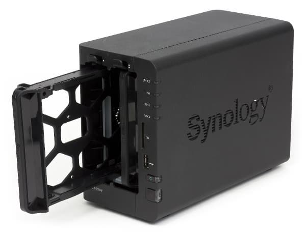 Внешний вид Synology DS214play Внешний вид Synology DS214play