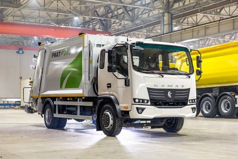 Мусоровоз «РИАТ-ЭКО» на базе шасси КАМАЗ – Компас 9