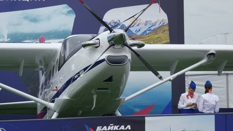 Ту-214
