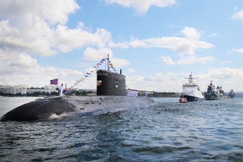 Подлодка и корабли Черноморского флота