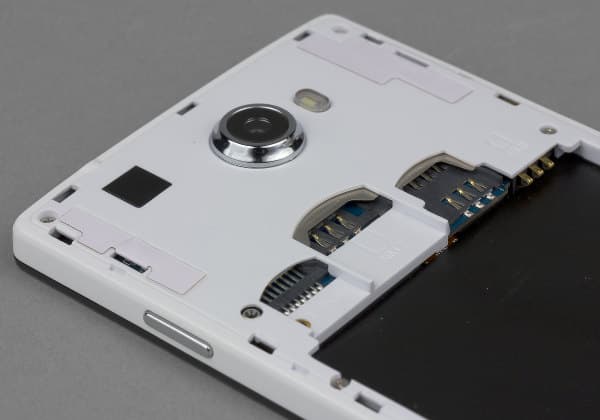 Слоты для SIM-карт и microSD в iocean X7