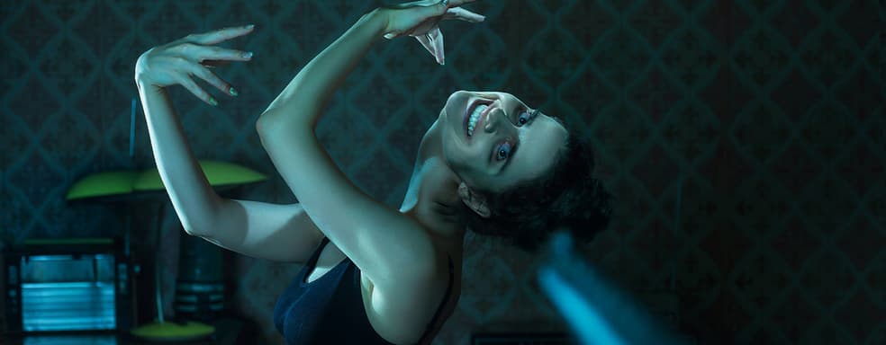 «Погладь кота!»: косплеер предстала в образе жуткой Кошатницы из хоррора No, I'm not a Human