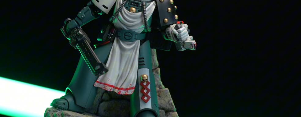 Лекарь «Сынов Хоруса»: JoyToy показала распаковку фигурки Апотекария из Warhammer: The Horus Heresy