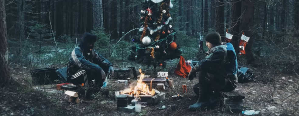 Создатели Escape from Tarkov представили Lo-Fi посиделки у костра в честь Нового года, а фанаты пожаловались на вирусы после техобслуживания