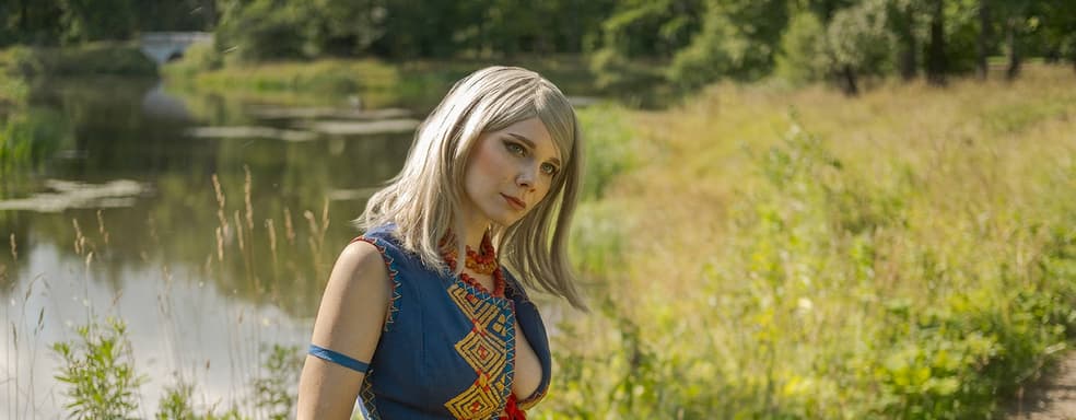 Косплеер предстала в образе чародейки Кейры Мец из игры «Ведьмак 3: Дикая Охота»
