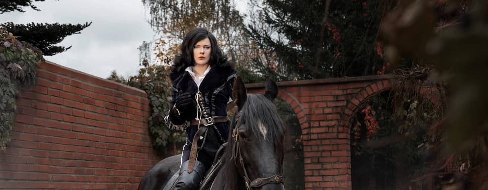 Косплеер воплотила образ Йеннифэр из игры «Ведьмак 3: Дикая Охота»: приключения чародейки