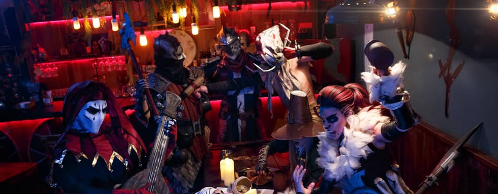Вечеринка перед предстоящей битвой: косплееры превратились в персонажей из вселенной игры Darkest Dungeon