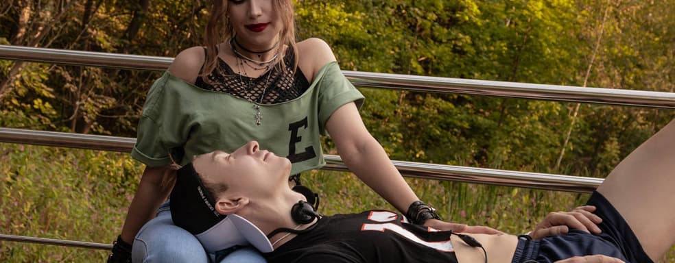 Любовь и выживание: косплееры воплотили образы Джейкоба и Эммы из хоррора The Quarry