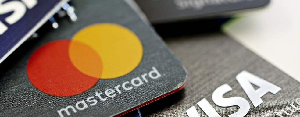 Политик раскритиковал цензуру, навязываемую Visa и Mastercard, предложив развивать альтернативные платежные системы