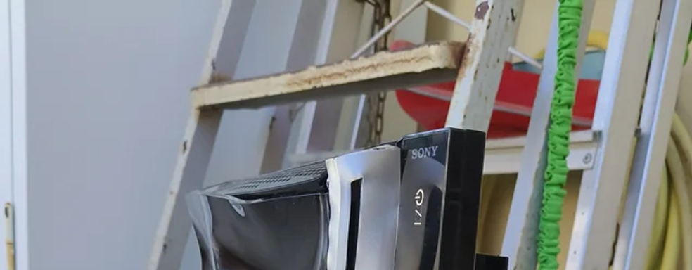 Геймер случайно расплавил PlayStation 3, пытаясь спасти консоль от поломки