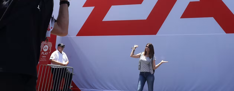 «Эндрю Уилсон буквально послал на три буквы всех женщин в компании». Работники EA переживают из-за новых владельцев