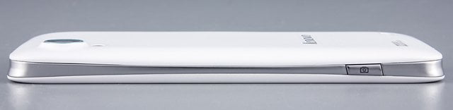 Левая грань Обзор Lenovo S720. Левая грань