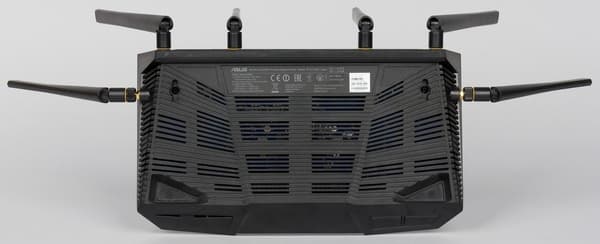 Внешний вид Asus RT-AC3200 Внешний вид Asus RT-AC3200