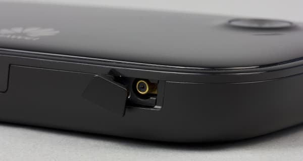 Внешний вид роутера Huawei E5776 Внешний вид роутера Huawei E5776