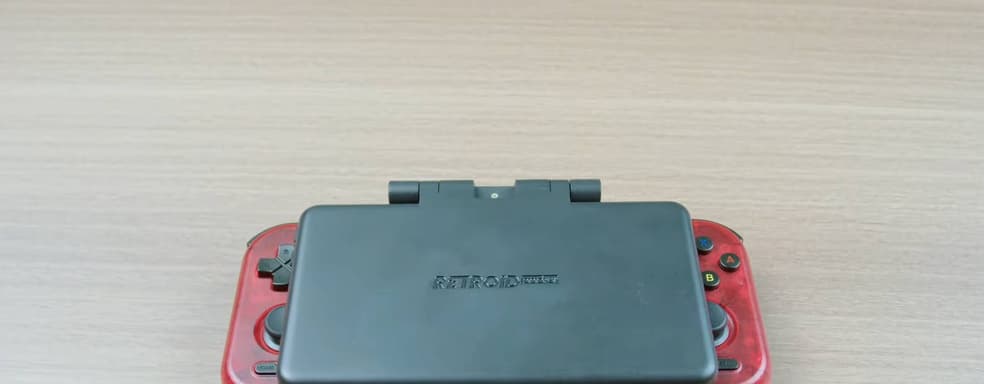 Дополнительный экран от Retroid протестировали с портативными консолями Pocket 4 Pro и Pocket Mini