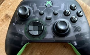 На юбилейном контроллере Xbox есть автограф Фила Спенсера