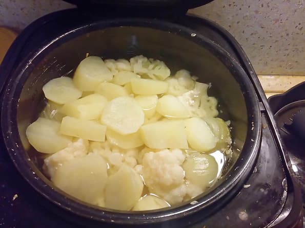 Погружной блендер Kitfort KT-1322