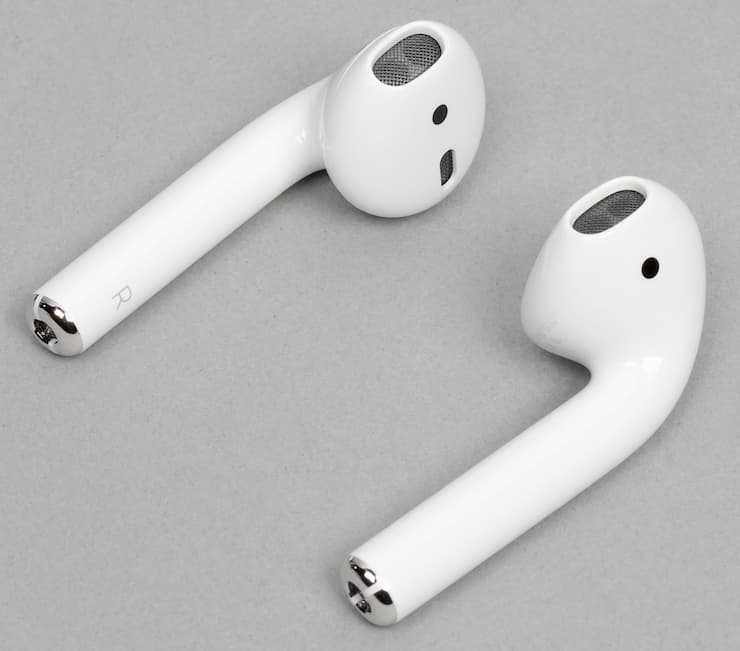 Беспроводные наушники Apple AirPods