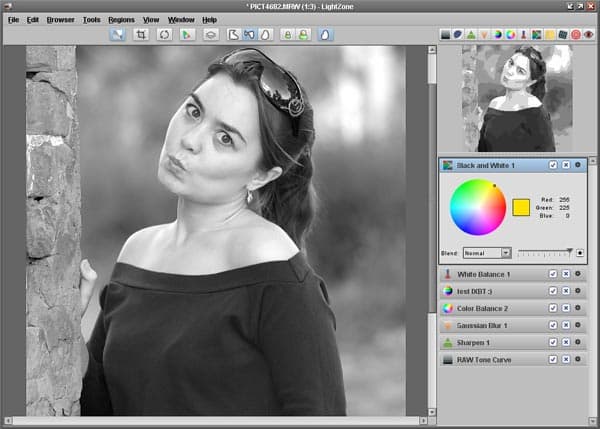 Преобразование изображения в черно-белый режим с помощью инструмента Black and White в LightZone