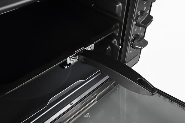 Компактная электрическая духовка Rommelsbacher BG 1550 с грилем и конвекцией