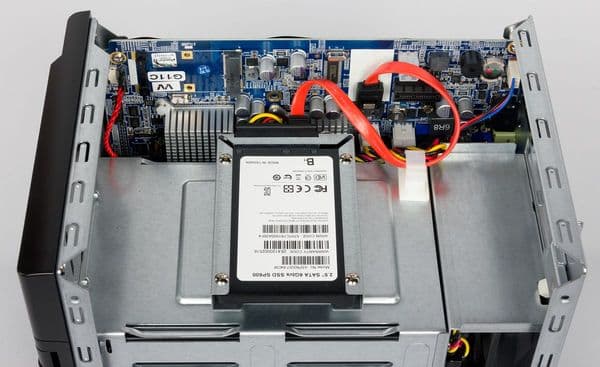 Конструкция Thecus W4000+ Конструкция Thecus W4000+