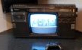 Вот так выглядят игры для Switch Lite на телевизоре Panasonic Boombox 1984 года выпуска