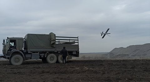 Запуск дрона-камикадзе «Ланцет» с кузова КамАЗ-5350