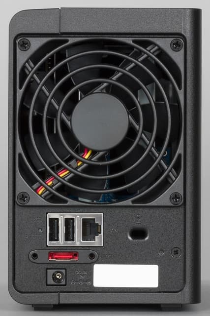 Внешний вид Synology DS216+ Внешний вид Synology DS216+
