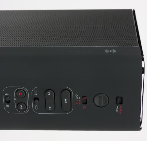 Дизайн колонки Creative Sound Blaster Roar