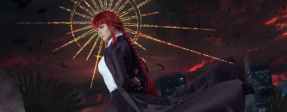 Воплощение контроля: косплеерша превратилась в Макиму из аниме «Человек-бензопила»