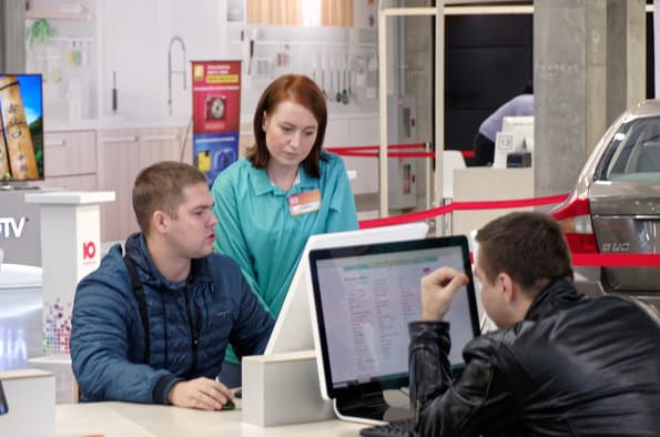 Репортаж с торжественного открытия первого пригородного центра исполнения заказов Юлмарта